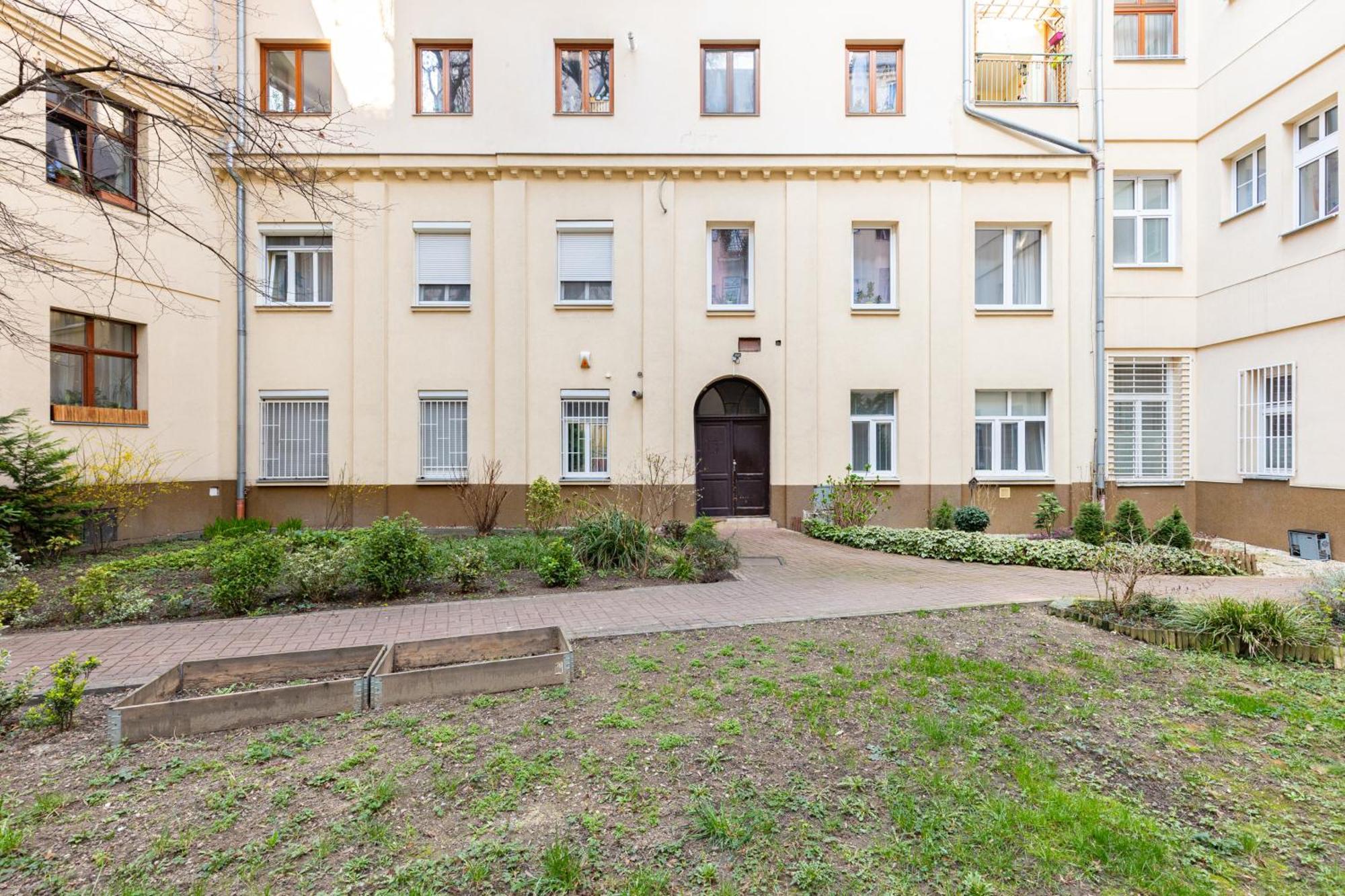 Apartmán Charming Flat, Steps From Castle - Free Parking *