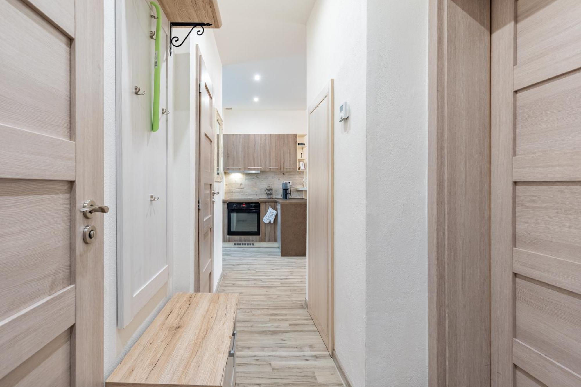 Apartmán Charming Flat, Steps From Castle - Free Parking *