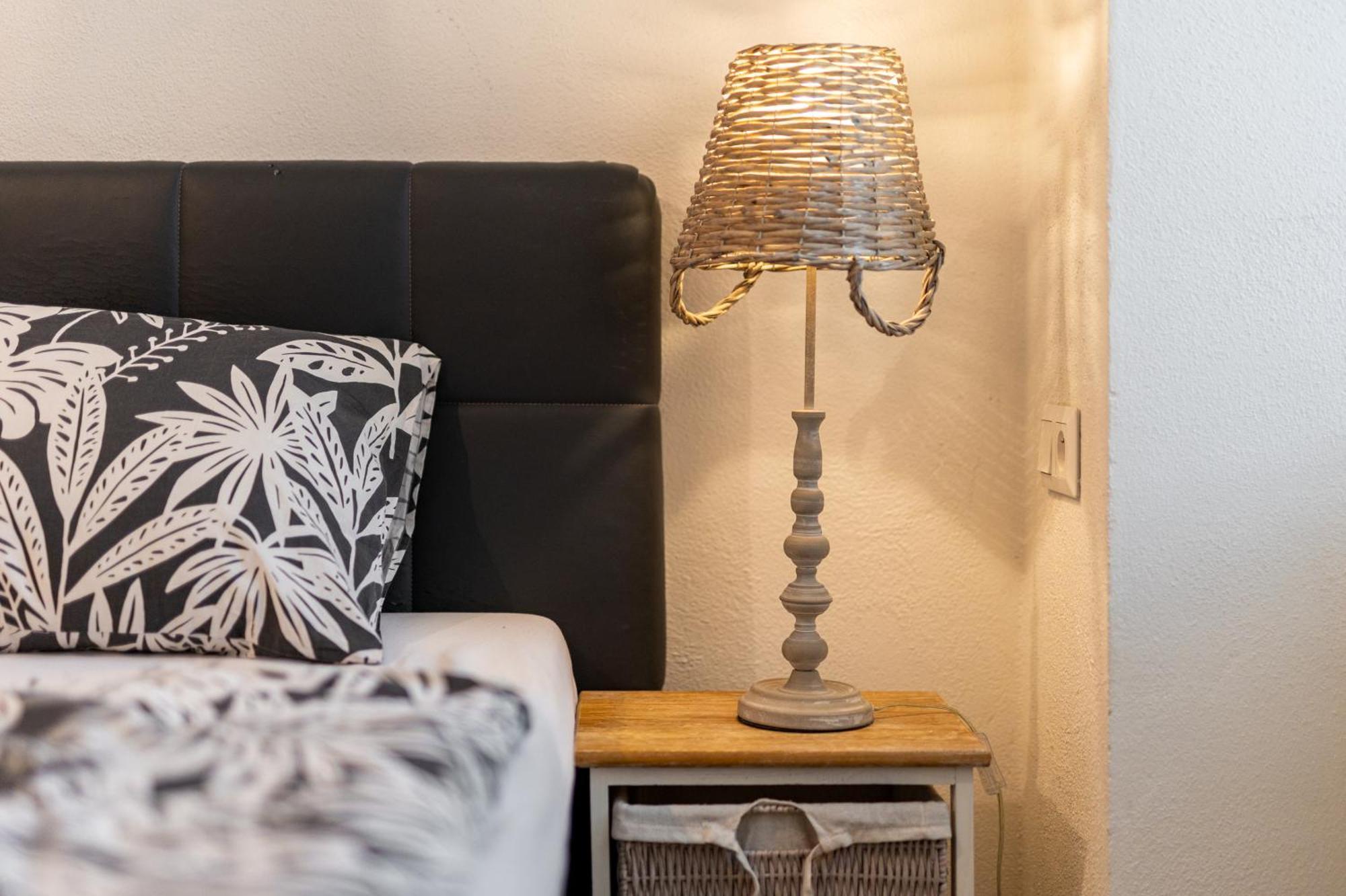 Charming Flat, Steps From Castle - Free Parking Bratislava