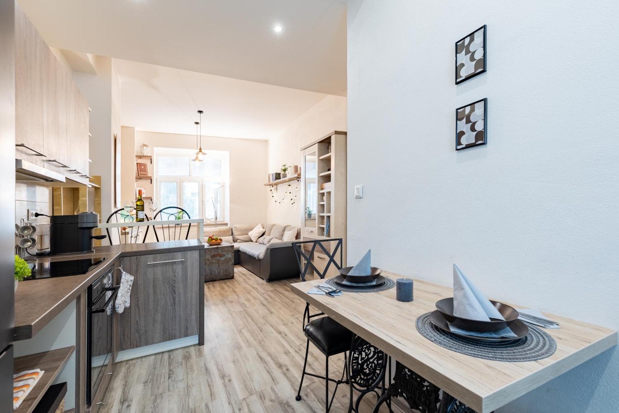 Apartmán Charming Flat, Steps From Castle - Free Parking *