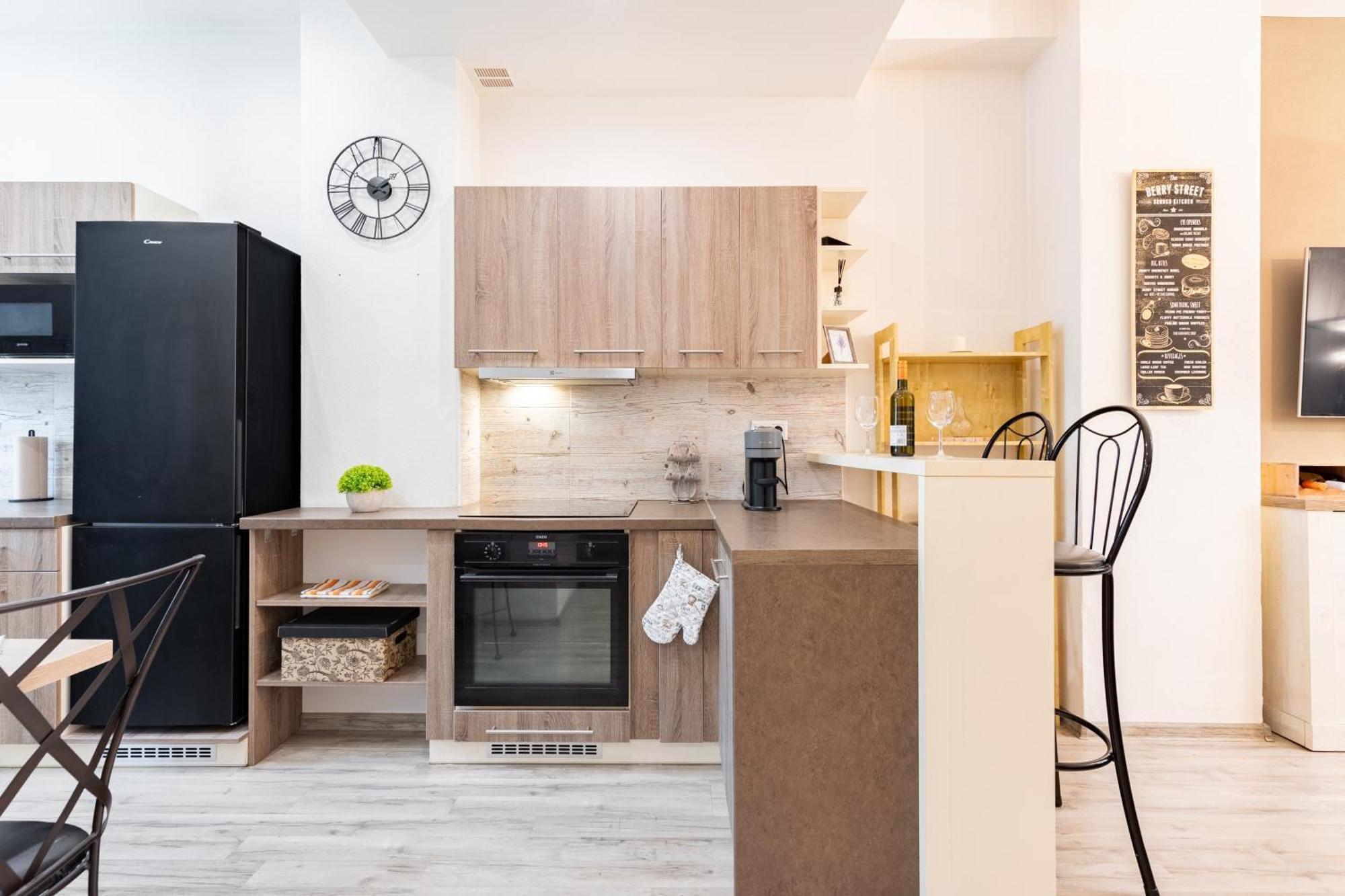 Apartmán Charming Flat, Steps From Castle - Free Parking